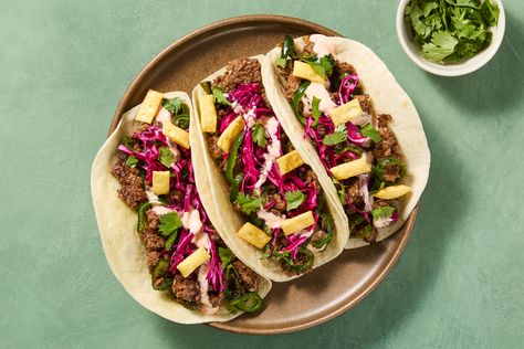 Looking for delicious tacos lunch recipes and dinner ideas? That’s what’s in store with our One-Pan Beef Stir-Fry Tacos recipe, made with pre-measured, high-quality ingredients. Hello Fresh Enchiladas, Stir Fry Tacos, Fry Tacos, Fried Tacos, Delicious Tacos, Crispy Wonton, Fresh Meals, Savory Dinner, Hello Fresh Recipes