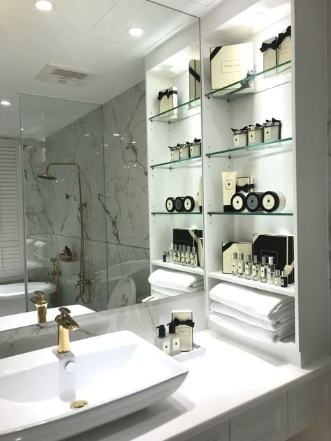 Jo Malone Interior Design, Jo Malone Home Decor, Jo Malone Bathroom Decor, Jo Malone Bathroom, Jo Malone Aesthetic, Rich Shopping, Jo Malone Collection, Bathroom Decor Luxury, Bathroom Design Decor