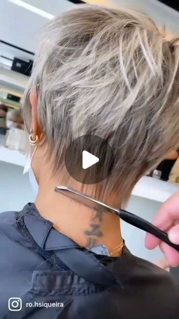 Blonde Pixie Hair, Short Blonde Haircuts, Short Hair Pixie Cuts, Growing Out Short Hair Styles, Blonde Pixie Haircut, Blonde Pixie Cuts, Pool Hairstyles, Summer Dresses For Wedding Guest, Short Hairstyle