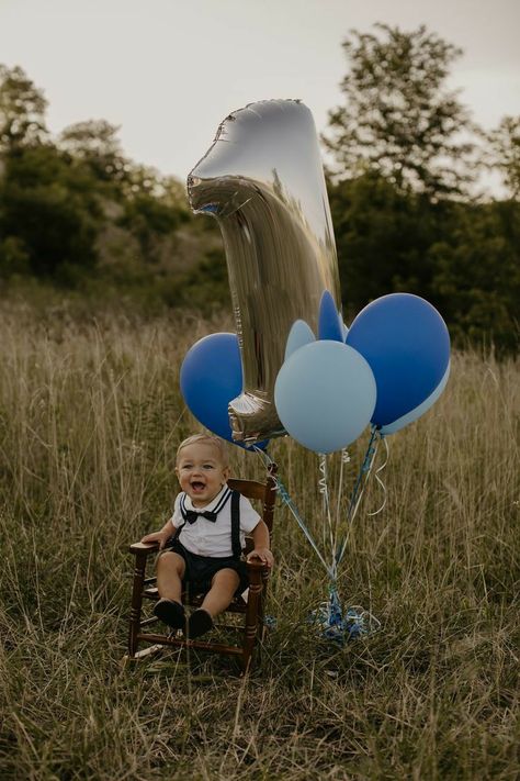 Teepee Cake Smash, Teepee Photo Shoot, Cakesmash Boy, Cake Smash Outdoor, Number One Balloon, Boy Birthday Pictures, Baby Birthday Photoshoot, First Birthday Photography, Boys First Birthday Party Ideas