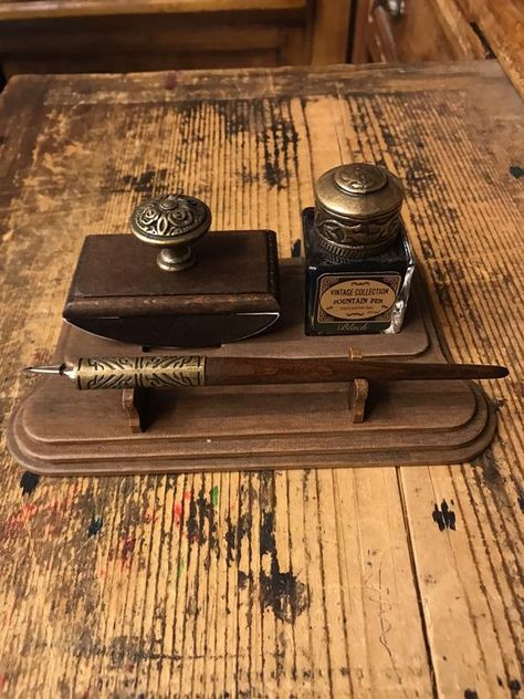 Calligraphy Dip Pen, Calligraphy Pen Set, Antique Inkwells, Quill And Ink, Vintage Writing, Calligraphy Ink, Dip Pen, Calligraphy Pens, Dark Academia Aesthetic