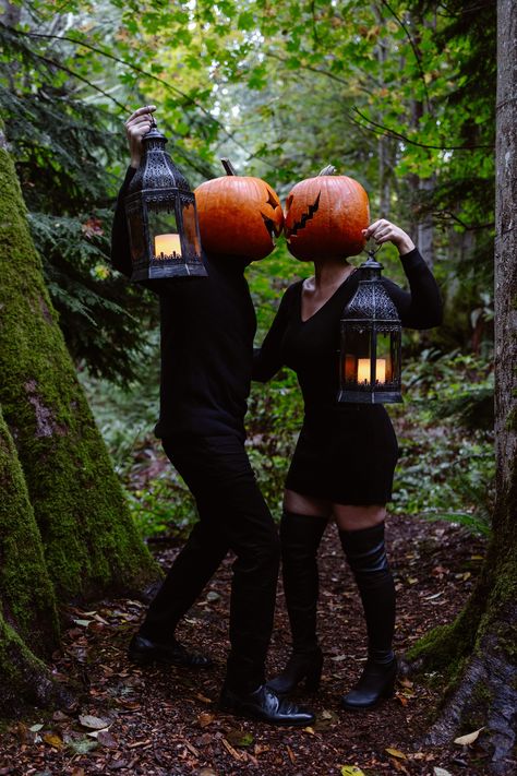 Fall is here, and so is spooky season! Now is the perfect time to get your engagement photos taken. Click to see more photos from this beautiful Seattle engagement session I got a chance to capture and let's get your own spooky engagement photos captured!
.
.
.
#seattleengagement #seattleengagementphotographer #fallenegagementphotos #pumpkinheadphotos #seattleengagementphotos #seattleengagementsession #discoveryparkengagementphotos Engagement Photos Halloween, Funny Engagement Photos, Formal Engagement Photos, Seattle Engagement Photos, Pumpkin Heads, Beautiful Engagement Photos, Classy Wear, Fall Engagement Session, Sea To Summit