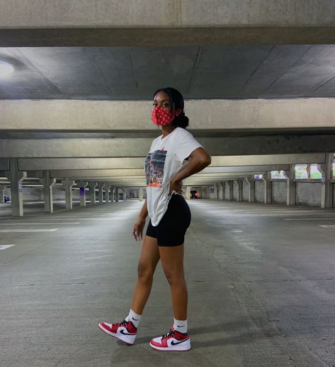 #nike #streetwear #jordan1 #outfit #bikershorts #graphictee #mask Summer Outfit Jordans, Jordan Style Outfits, Outfits With Jordan 1s, Jordan 1 Outfit Women, Jordan Fits, Jordan 1 Outfit, Cute Sporty Outfits, Nike Streetwear, Jordan Outfit