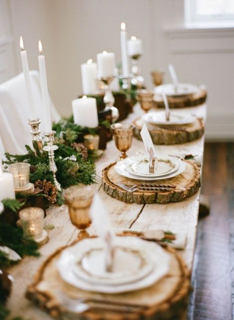 The perfect Rustic Christmas tablescape. I love the greenery, pine cones and tree slabs as place settings! Rustic Winter Decor, Winter Tablescapes, Tafel Decor, Winter Table, Rustic Centerpieces, Rustic Wedding Centerpieces, Rustic Holiday, Mason Jar Lighting, Holiday Mood