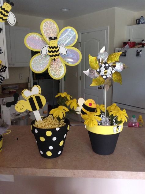 Bumble Bee Centerpieces Bee Decorations, Bee Themed Classroom, Bumble Bee Birthday, Bee Theme Party, Bee Classroom, Bee Birthday Party, Bee Baby Shower Theme, Bumble Bee Baby Shower, Trendy Baby Shower Ideas