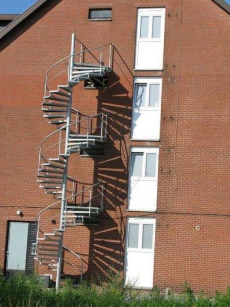 Such a beautiful spiral staircase gone to waste. Epic Fail Level You had one job Architecture Fails, Construction Humor, Job Memes, Job Fails, Construction Fails, You Had One Job, Design Fails, Real Estate Humor, One Job