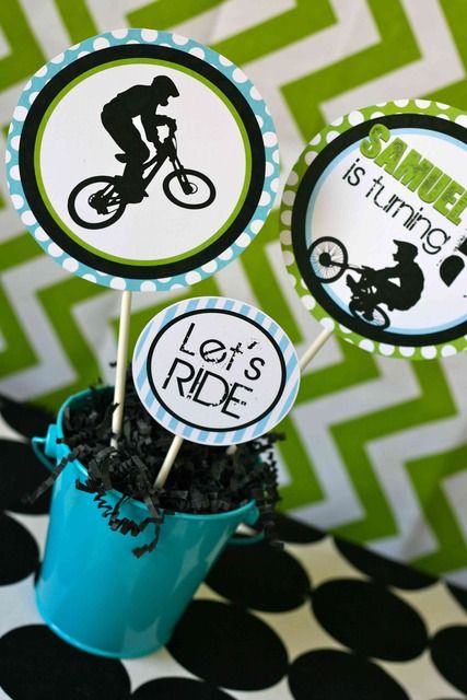 bmx party                                                                                                                                                                                 More Bmx Cake, Bicycle Birthday Parties, Dirt Bike Birthday Party, Bike Birthday Party, Bicycle Party, Skateboard Party, Skateboard Birthday, Bike Birthday Parties, Dirt Bike Party