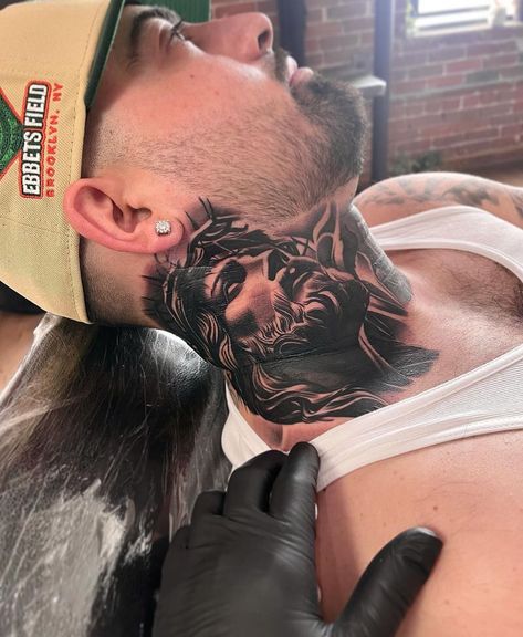 Jesus Neck Tattoo, God Neck Tattoo, San Judas Wallpaper Iphone, Faith Tattoos, Front Neck Tattoo, Unique Hand Tattoos, Neck Tattoo Ideas, Jesus Tattoo Design, Catholic Tattoos