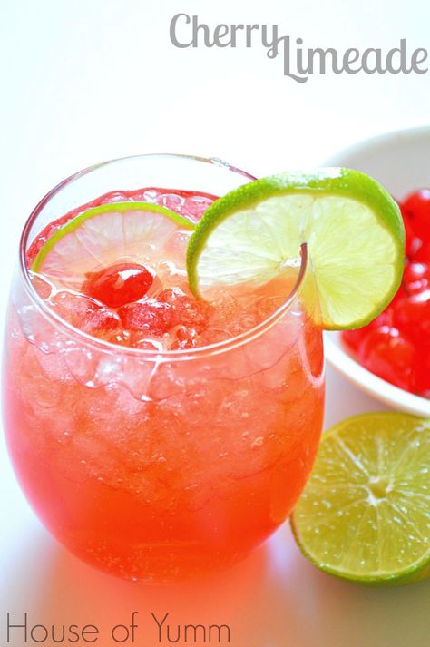 75 Refreshing Non-Alcoholic Drink Recipes Jus Lemon, Watermelon Cooler, Cocktail Vodka, Watermelon Cocktail, Resep Salad, Cherry Limeade, Watermelon Recipes, Drinks Alcohol Recipes, Non Alcoholic Drinks