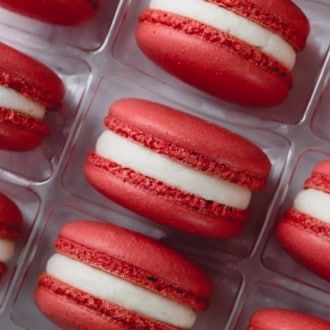 Red Velvet Macarons - Sweet & Savory Funfetti Macarons, Red Velvet Macarons, French Macaroon Recipes, Flan Cake, Christmas Tea Party, Liquid Food, Red Liquid, Macaroon Recipes, Crepe Cake