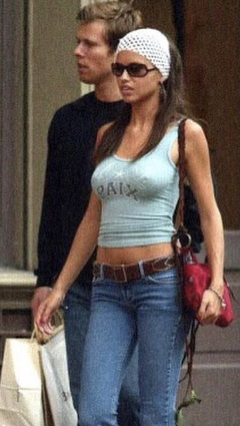 Adriana Lima Outfit, Adriana Lima Style, 00s Mode, 90s 2000s Fashion, 2000s Outfit, Outfits 2000s, Girl Vibe, 2000s Outfits, 90s Models