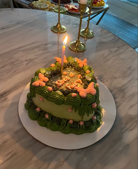 Green fairy cake, aesthetic cake photo Green Fairy Cake, Pond Birthday Cake, Dark Green Cake, My 14th Birthday, Dream House Bedroom, Aesthetic Cake, Green Cake, Birthday Theme Ideas, Fairy Cake