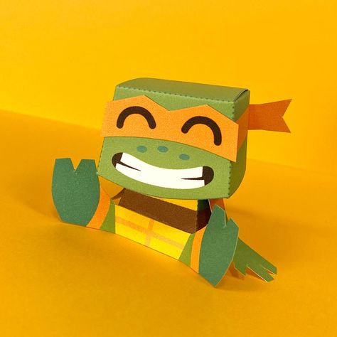 Tmnt Paper Craft, Tmnt Crafts, Ninja Turtle Crafts, Ninja Turtles Michelangelo, Cowabunga Dude, Tmnt Party, Anime Ideas, Paper Toys Template, Tmnt Artwork