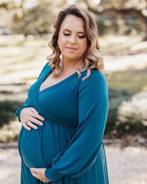 Celebrating the beauty of motherhood, one radiant mama at a time. 💕✨ Maternity shoots are all about capturing the glow, the love, and the anticipation of a new chapter. Swipe to see some of my favorite looks that highlight maternal beauty and timeless elegance. #MaternityMakeup #NaturalGlow #DallasMUA #SarahWalshBeauty #MaternityShoot #MomToBe #MakeupArtistDallas #BridalAndBeyond #GlowingSkin #MomLifeStyle Beauty Of Motherhood, Maternity Shoots, The Glow, Pregnancy Shoot, Natural Glow, New Chapter, Glowing Skin, The Beauty, Timeless Elegance