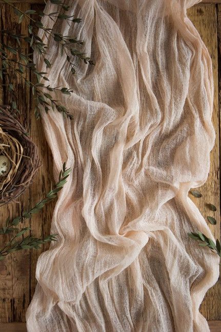 Rustic Elegant Wedding Centerpieces, Blush Bridal Showers, Wedding Runner, Rustic Table Runners, Bridal Shower Tables, Bridal Shower Centerpieces, Elegant Bridal Shower, Bridal Shower Diy, Pale Peach