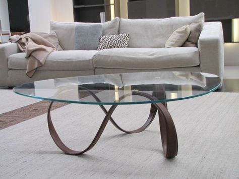 Glass Coffee Table Decor, Round Coffee Table Decor, Glass Table Living Room, Fireplace Living Room Ideas, Budget Living Room Ideas, Living Room Ideas With Fireplace, Coffee Table Decor Living Room, Christmas Coffee Table Decor, Living Room Ideas Cozy