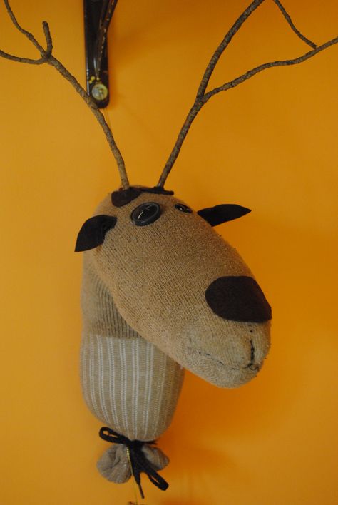 Sock reindeer Sock Reindeer, Reindeer Crafts, Sock Snowman, Reindeer Craft, Sock Puppets, Sew Simple, Christmas Moose, Tilda Dolls, Sock Crafts