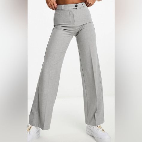 Bershka High Rise Wide Leg Trousers In Grey. Never Before Worn! White Flare Pants, White Cargo Pants, Tan Trousers, Plaid Trousers, White Flares, Black Cargo Pants, Grey Trousers, Tapered Trousers, Jumpsuit Trousers