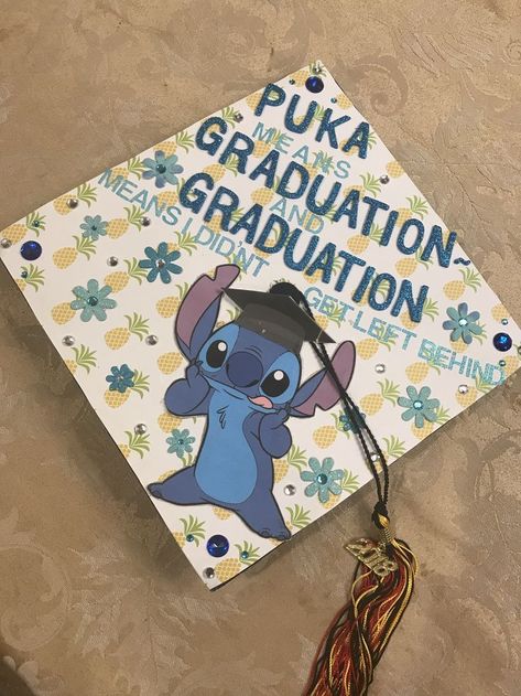 Lilo and Stitch themed graduation cap  #decorationquote Check more at http://decoration.stream/lilo-and-stitch-themed-graduation-cap/ High School Graduation Cap Designs, Disney Graduation Cap, Teacher Graduation Cap, Funny Graduation Caps, Creative Graduation Caps, Disney Graduation, College Grad Cap Ideas, Graduation Cap Decoration Diy, Cap Graduation