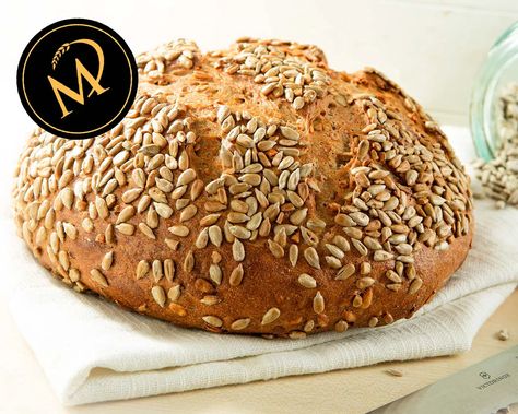 Sonnenblumenbrot - einfach knusprig - Einfach Backen – Marcel Paa Marcel Paa, Artisan Bread, Pampered Chef, Pita, Breakfast Brunch, Banana Bread, Yogurt, Food To Make, Grain