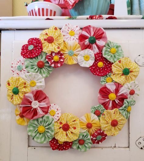 Yoyo wreath by Cherry Pickins' Vintage Finds in 2022 | Scrap fabric projects, Crafts, Fabric projects Yoyo Projects, Yoyo Quilts, Yoyo Crafts, Button Trees, Yo Yo Quilt, Doilies Crafts, Yo Yos, Scrap Fabric Crafts, Scrap Fabric Projects