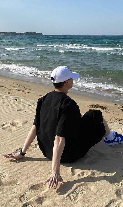 Vsco Aesthetic Outfits, Beach Fotos, Rp Pfp, Boy Port, Rpw Boy, Rpw Ports, Ootd Poses, Mens Photoshoot Poses, Fits Aesthetic