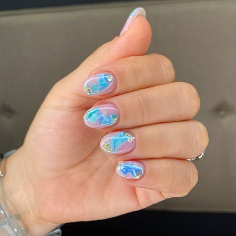 Blue And Orange Marble Nails, Blue And Yellow Marble Nails, Marble Nails Ideas, Blue Marble Nails, Carnival Nails, Ocean Nails, Summer Nails Ideas, Marble Nail Designs, Hello Nails