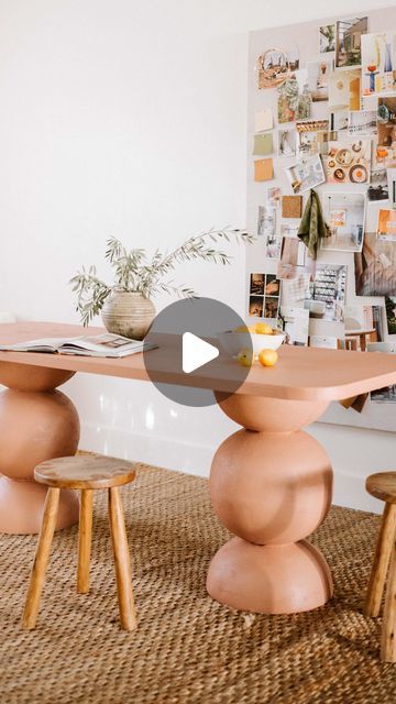 Geneva Vanderzeil on Instagram: "Making a dining table out of plant pots and an old door! After I made my original sculptural outdoor table using plant pots a while ago, a lot of you wanted to know if it was possible to make a dining table version.  So I just had to test it out! We needed a bigger dining / meeting table in the studio, so I started looking around for things to use for this project. After finding an old door on the sidewalk I knew that it was the perfect piece to use as a table top, and the two planter pot legs were easy to assemble. I created the ball in the middle by stacking two pots lip to lip and filling the gap to give a sleek look. A final coat of indoor paint over the whole thing and I have to say, I really love this! Thank you so much for helping me choose the perfe Cut Legs Off Table, Turn Leg Dining Table, Clay Wedging Table Diy, Pot Feet For Planters Diy, How To Make A Tapered Table Leg, Indoor Paint, Upcycling Diy, Planter Table, Plant Table