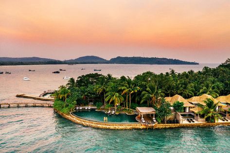 12 Private Islands Perfect for Self-Isolation Private Island Honeymoon, Song Saa Private Island, Island Honeymoon, Luxury Beach Resorts, Honeymoon Style, Honeymoon Hotels, Best Honeymoon, Paradise Found, The Maldives