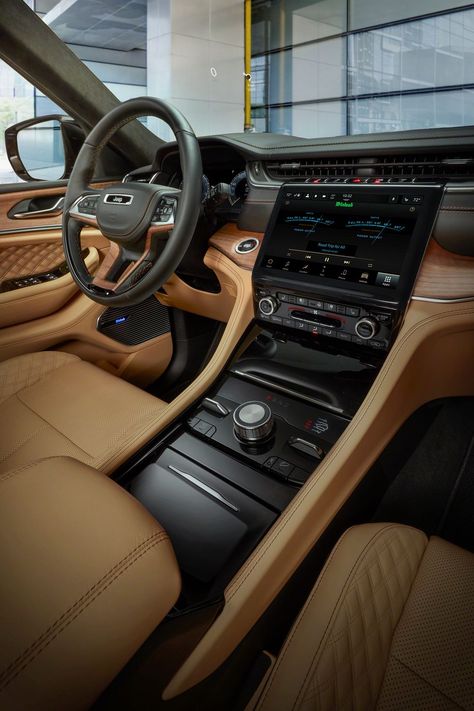 Jeep Grand Cherokee 2023, Grand Jeep Cherokee, Jeep Cheeroke, Luxury Jeep, Jeep Cherokee Interior, Mom Cars, Jeep Driving, Auto Jeep, Manifesting Board