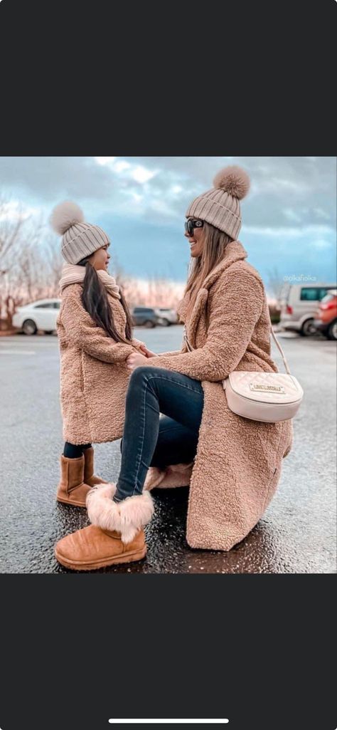 Mommy And Me Winter Outfits, Family Dinner Outfit, Matching Mommy Daughter Outfits, Dinner Outfit Winter, Mom Daughter Outfits, Mommy Daughter Outfits, Daughter Outfits, Mother Daughter Fashion, Mother Daughter Matching Outfits