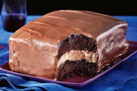 Feast on this – layers of choc cake, fluffy cream filling and rich ganache. That's what we call a Tim Tam slam dunk! Tim Tam Cake, Tim Tam Cheesecake, Brownie Cake Recipe, Tim Tam, Malted Milk, Brownie Cake, Chocolate Filling, Easy Cake Recipes, Chocolate Cake Recipe