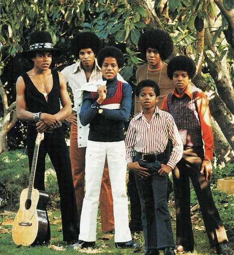 | Jackson 5 | Jacksons | Michael Jackson Young | Michael Jackson Fan 2300 Jackson Street, Jackie Jackson, Michael Jackson Jackson 5, Jermaine Jackson, The Jackson Family, Famous Families, Bb King, The Jackson 5, Michael Jackson King Of Pop