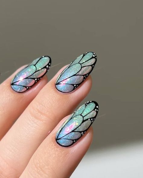 Fairy Nails Short, Tinkerbell Nails Designs, Nails Art Butterfly, Fairy Nails Acrylic, Green Butterfly Nails, Fairy Aesthetic Nails, Fairy Inspired Nails, Fairy Core Nails, Cute Nails Almond