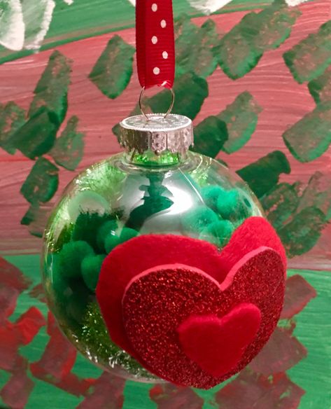 Grinch ornament "His heart grew three sizes that day!" Grinch Heart Grew Three Sizes, Grinch Goodies, School Holiday Party Ideas, Handmade Ornaments Diy, Grinch Heart Grew, Christmas Class Party, Grinch Birthday Party, Diy Felt Ornaments, Grinch Birthday