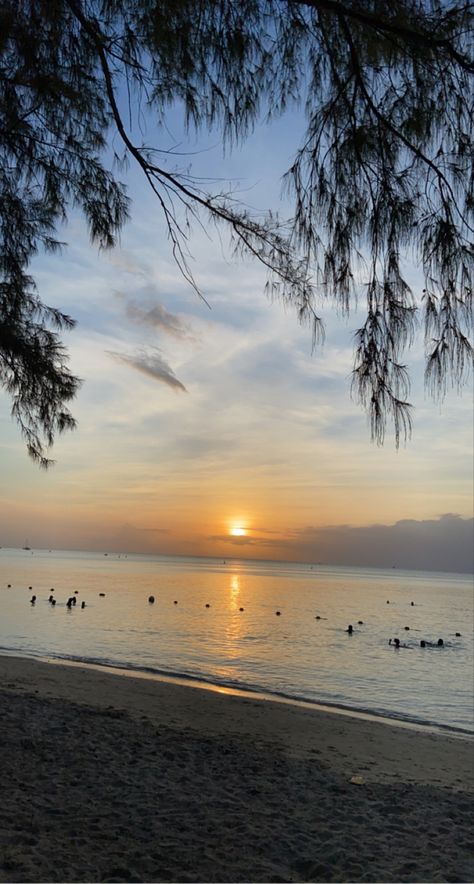 Sunset picture taken at flic en flac beach in mauritius Mauritius Beach Sunset, Mauritius Photography, Bestie Aesthetic, Mauritius Beach, Mauritius Holiday, Road Pictures, Fake Acc, Country Landscape, Coffee Photos