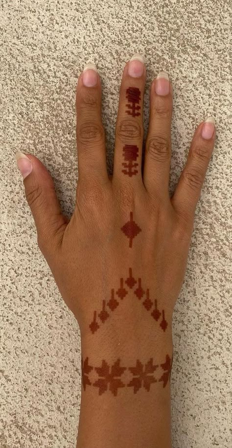 Minimal Henna Designs, Henna Designs 2023, Ramadan Henna Designs, Butterfly Henna Designs, Floral Henna Designs, Mandalas Henna Ideas, Henna Design Ideas Abstract Henna Designs, Floral Henna Designs, Cute Henna, Henna Designs Hand, Henna Patterns, Mehndi Designs For Hands, Henna Art, Henna Design, Henna Designs