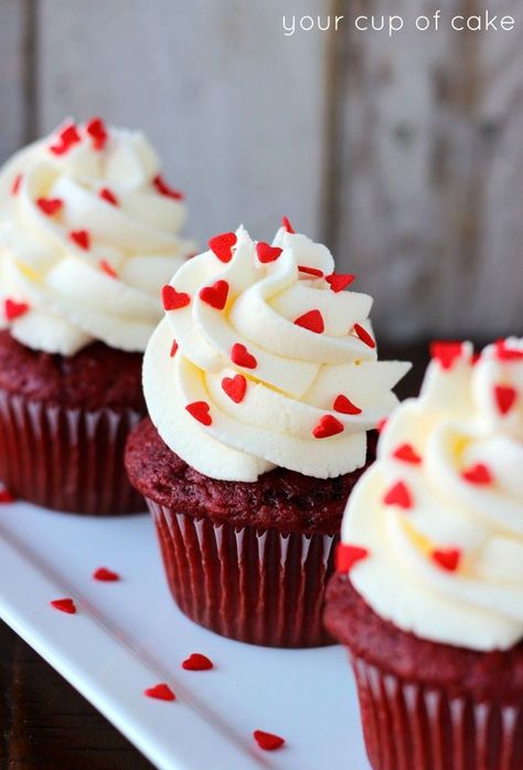 Red Velvet Cupcakes with White Chocolate Mousse - Your Cup of Cake Cupcake Receptek, Best Red Velvet Cake, Yellow Cake Recipe, Red Velvet Cupcake, Red Velvet Cake Recipe, Velvet Cake Recipes, The Cheesecake Factory, White Chocolate Mousse, Valentine Day Cupcakes