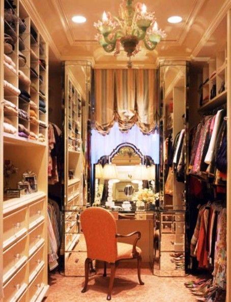 Ideas Armario, Glam Closet, Closet Vanity, Dressing Room Closet, Amazing Closets, Beautiful Closets, Real Estat, Casa Vintage, Dream Closets