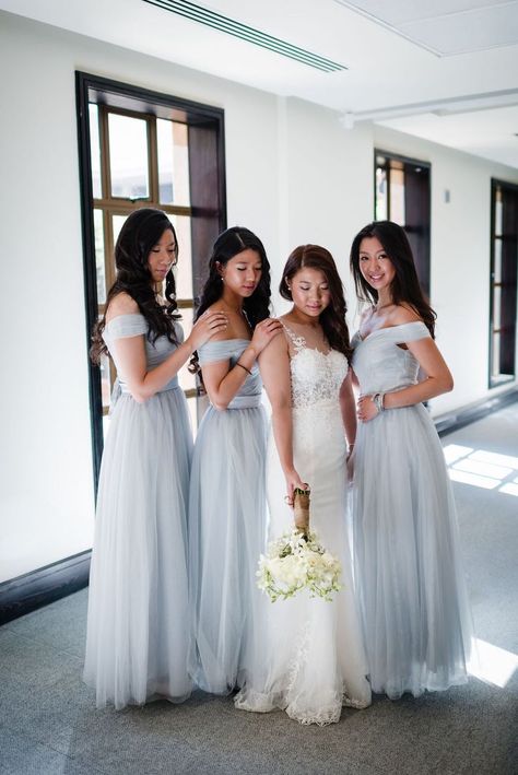 Elegant Modern Asian Wedding at The Forum | The Campus | Image: Wynand van der Merwe Bridesmaid Asian, Modern Asian Wedding, Asian Bridesmaid Dresses, Cheongsam Wedding Dress, Modern Chinese Wedding, Cheongsam Wedding, South African Weddings, Bridal Party Attire, Bridesmaids Dress Inspiration