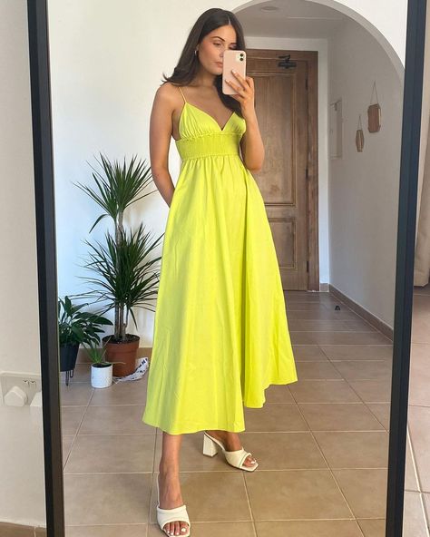 Lime Dress Outfit, Lime Green Dress Outfit, Green Spring Dresses, Zara Draped Dress, Zara Poplin Dress, Zara Floral Print Dress, Green Dress Outfit, Trend Board, City Outfit