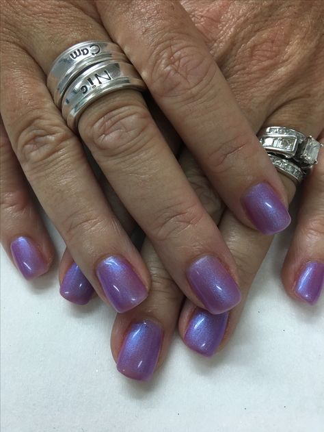 Iridescent blue purple Gel Nails Purple Irradecent Nails, Blue Purple Nails Ideas, Blue Violet Nails, Iridescent Purple Nails, Shiny Purple Nails, Chrome Nails Dark, Purple Iridescent Nails, Purple Nails Gel, Blue Purple Nails