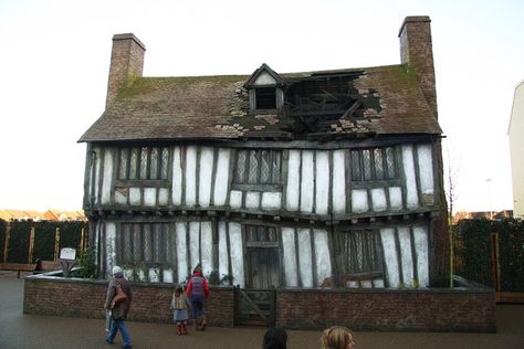 The Potter's Cottage, Godric's Hollow Harry Potter Tour, Warner Bros Studio Tour, Harry Potter Studios, What House, Potters House, Warner Bros Studios, Uk City, Lord Voldemort, Harry Potter Anime