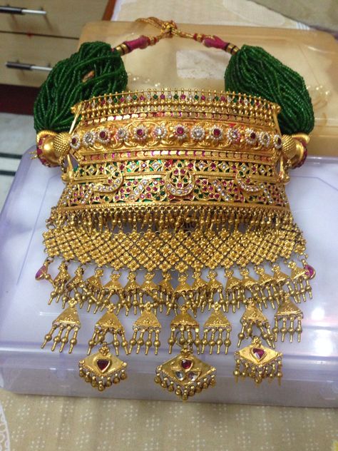 Aad by DJ Pali Rajputana Jewellery, Rajasthan Jewellery, Gold Jewelry Design, Rajput Jewellery, Rajasthani Jewellery, Jaipur Jewelry, Royal Jewellery, Rajputi Jewellery, Bridal Jewelery