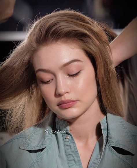 Gigi Hadid Eyebrows, Gigi Hadid Makeup, Gigi Hadid Modeling, Classic Makeup, Gigi Hadid Style, Pretty Skin, Pink Makeup, Hadid Style, Model Life