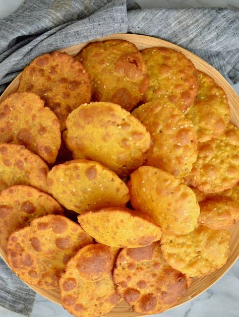 Masala/Tikhi Puri - My Vegetarian Roots Masala/Tikhi Puri Deep Fried Bread, Delicious Food Image, Carom Seeds, Fried Bread, Puri Recipes, Flat Breads, Chaat Recipe, Mango Recipes, Indian Breakfast