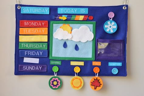 Weather Activities For Kids, Weather Crafts, Diy Quiet Books, Quiet Book Patterns, Felt Books, Winter 22, Felt Quiet Books, Weather Activities, Felt Book