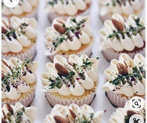 Winter Wedding Cupcakes, Boho Cupcakes, Wedding Cupcakes Rustic, Lavender Cake, Desserts For Parties, Surprise Cake, Crepe Cake, Chocolate Fudge Cake, Cupcake Designs