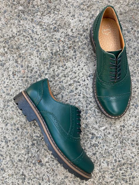 Green Leather Women Handmade Oxfords Brogue Tie Shoes | Etsy Women Oxford Shoes Outfit Work, Female Oxford Shoes, Queer Formal, Brogues Womens Outfit, Women Oxford Shoes Outfit, Brogue Shoes Women, Oxford Shoes Women, Brogues Womens, Women Oxfords