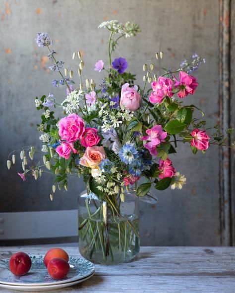 Whimsical Flower Arrangements, Whimsical Floral Arrangements, Wildflower Arrangements, Wild Flower Arrangements, Bouquet Champetre, Spring Flower Arrangements, Flower Vase Arrangements, Flower Bar, Vase Arrangements